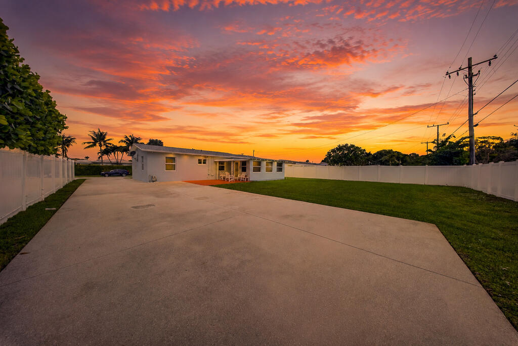 NORTH PALM BEACH VILLAGE OF 1 - Residential