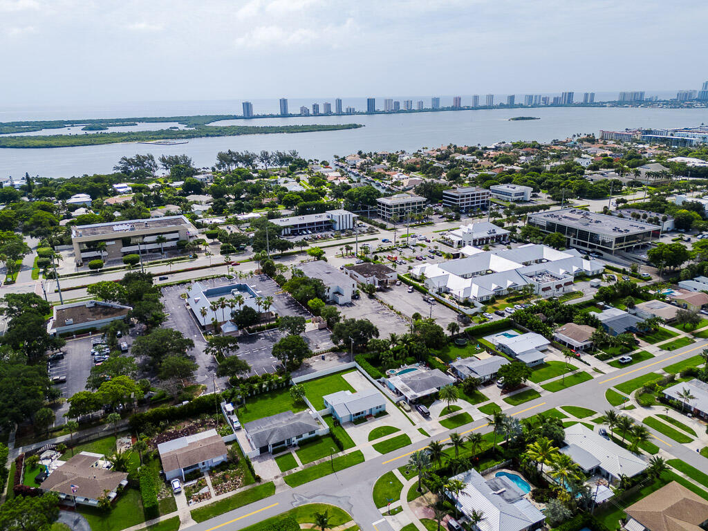 NORTH PALM BEACH VILLAGE OF 1 - Residential