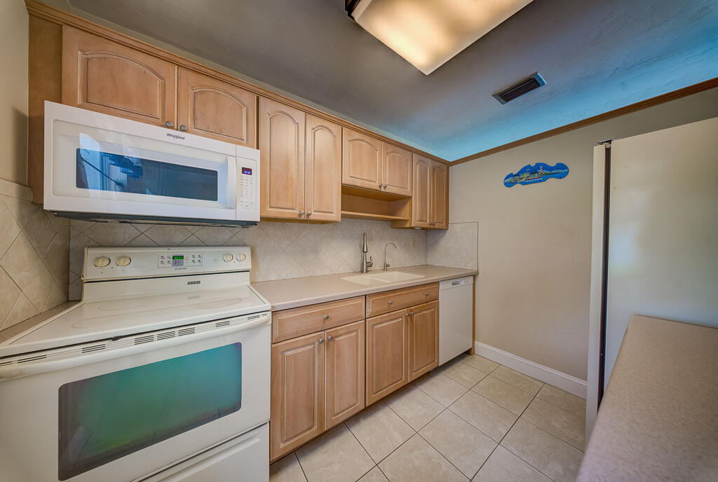NORTH PALM BEACH VILLAGE OF 1 - Residential
