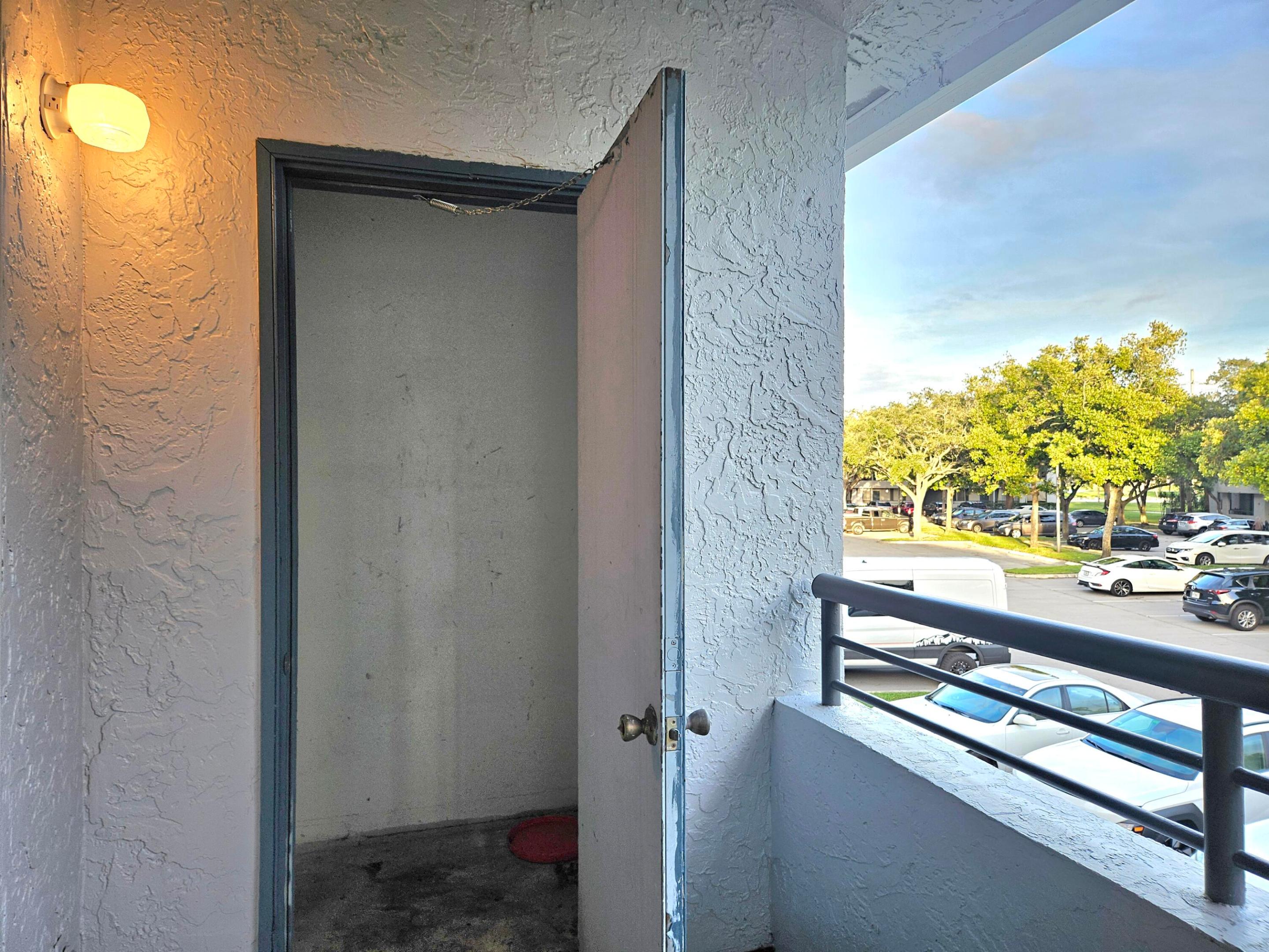 COCO PARC CONDO - Residential Lease