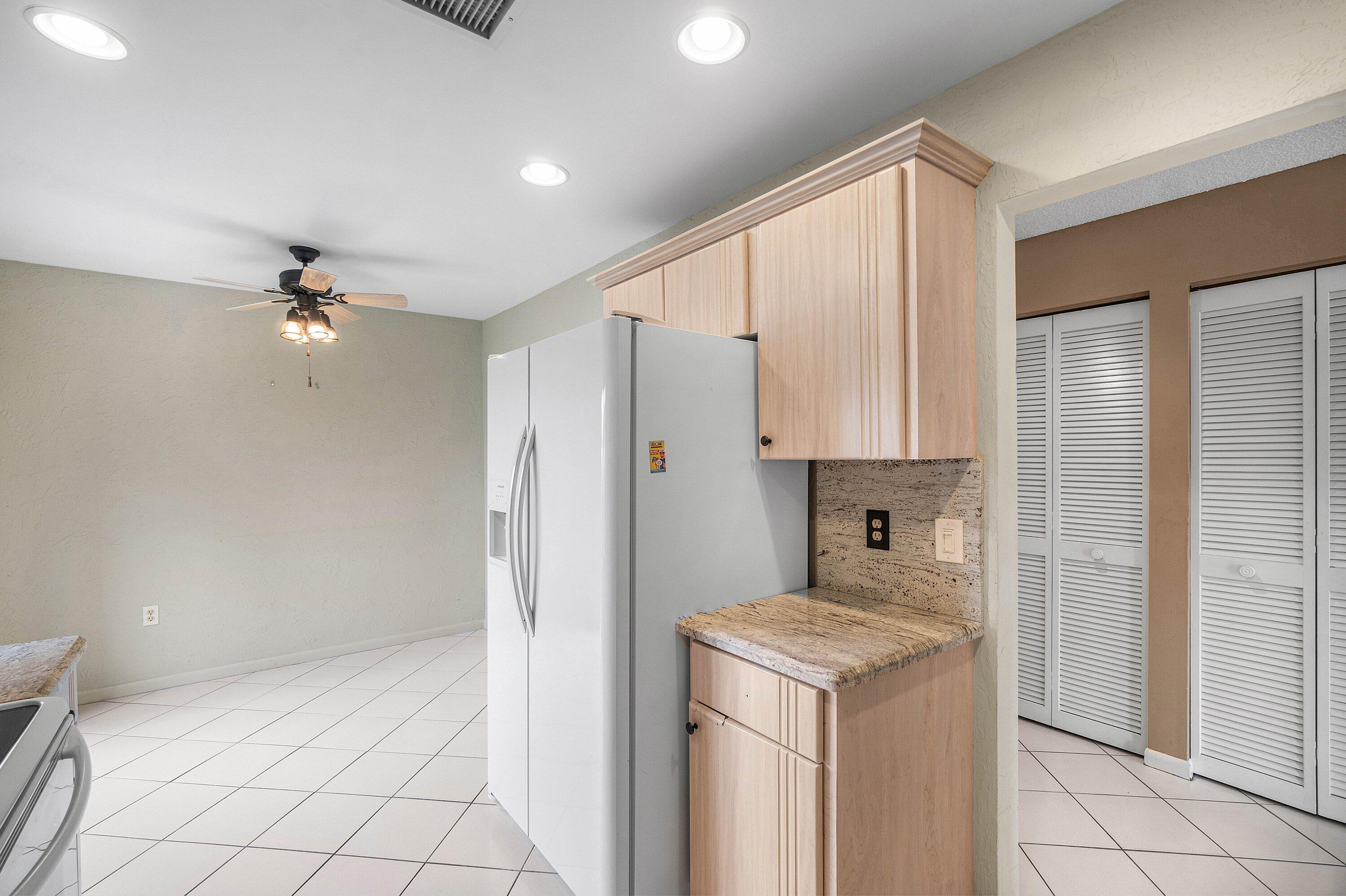 STRATFORD AT HUNTERS RUN CONDO - Residential