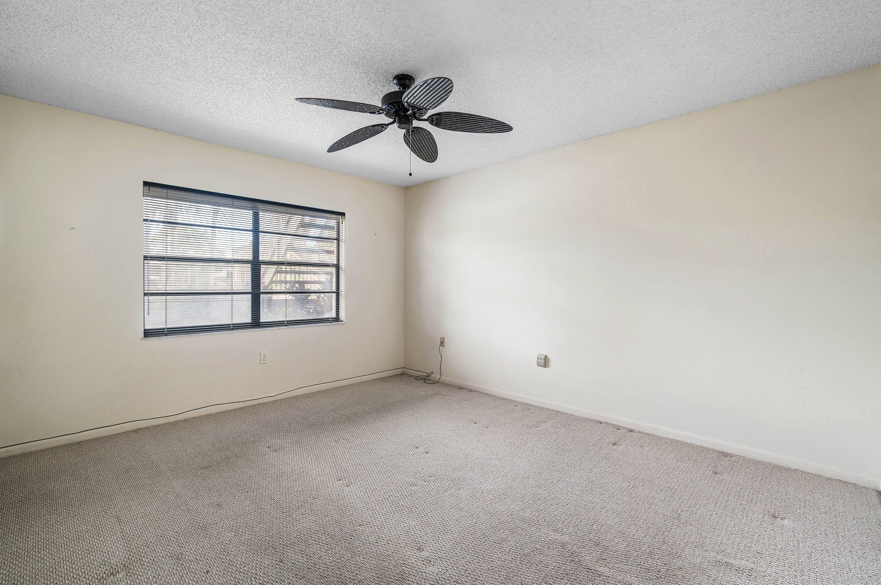 STRATFORD AT HUNTERS RUN CONDO - Residential
