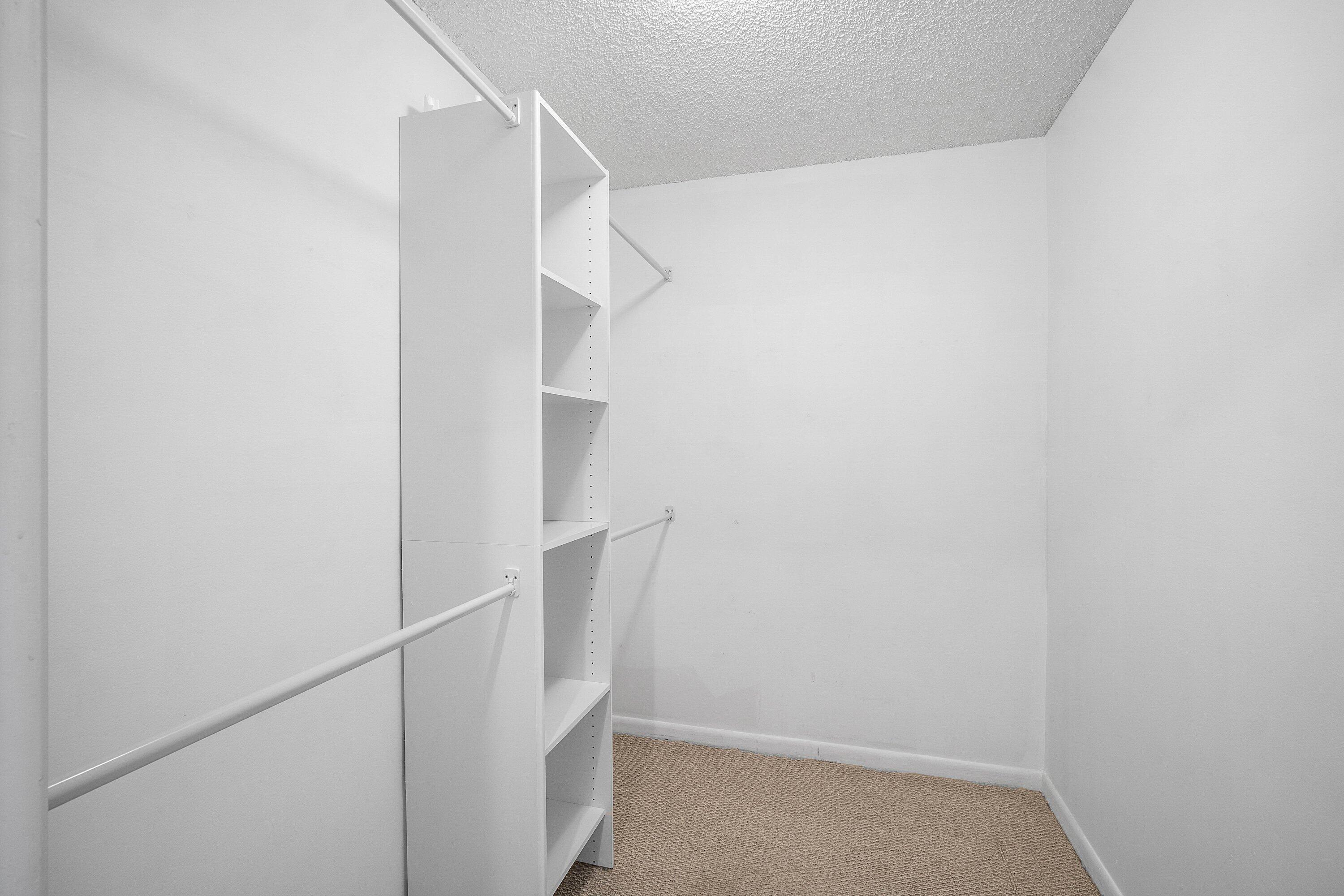 STRATFORD AT HUNTERS RUN CONDO - Residential