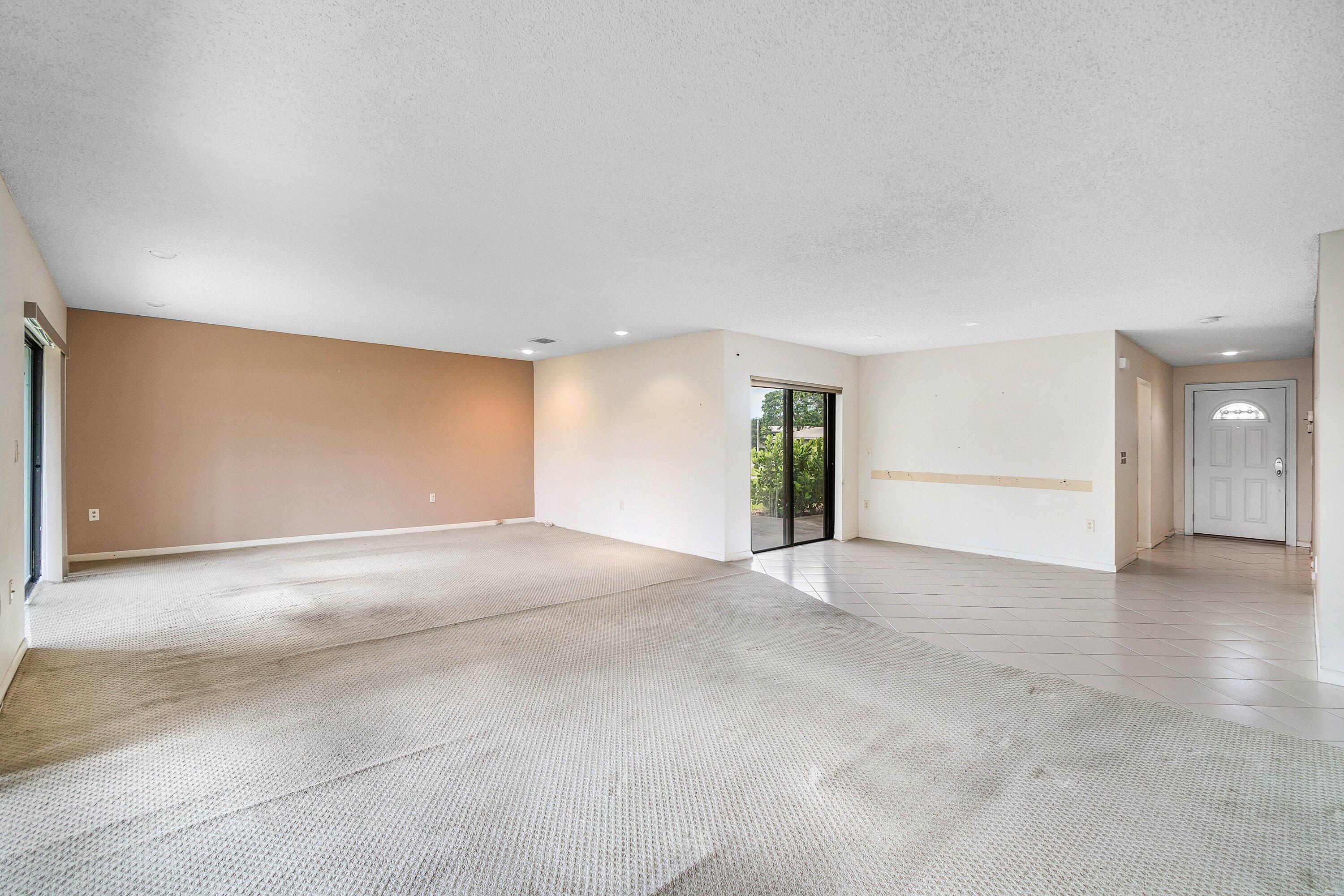 STRATFORD AT HUNTERS RUN CONDO - Residential