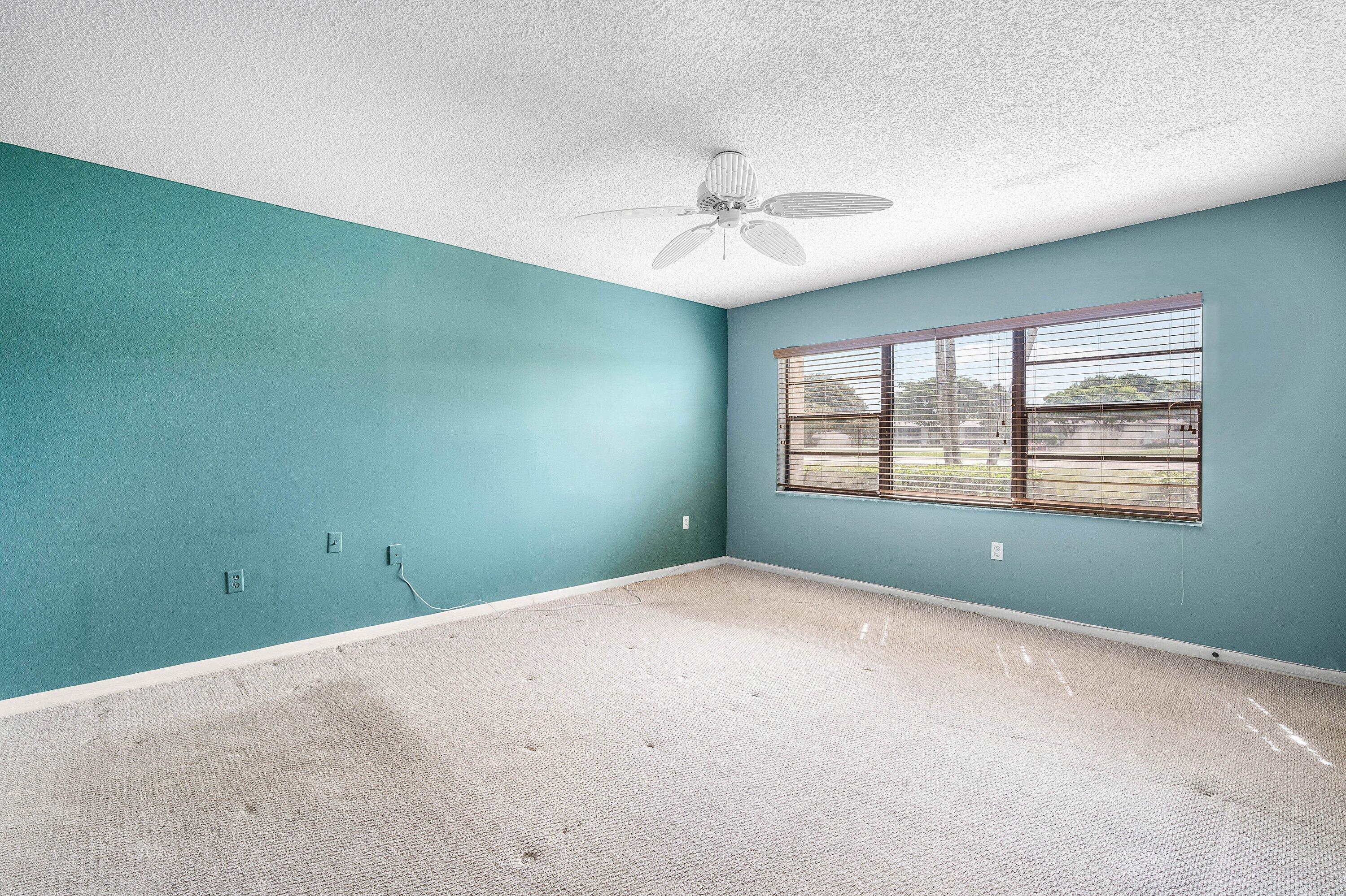 STRATFORD AT HUNTERS RUN CONDO - Residential