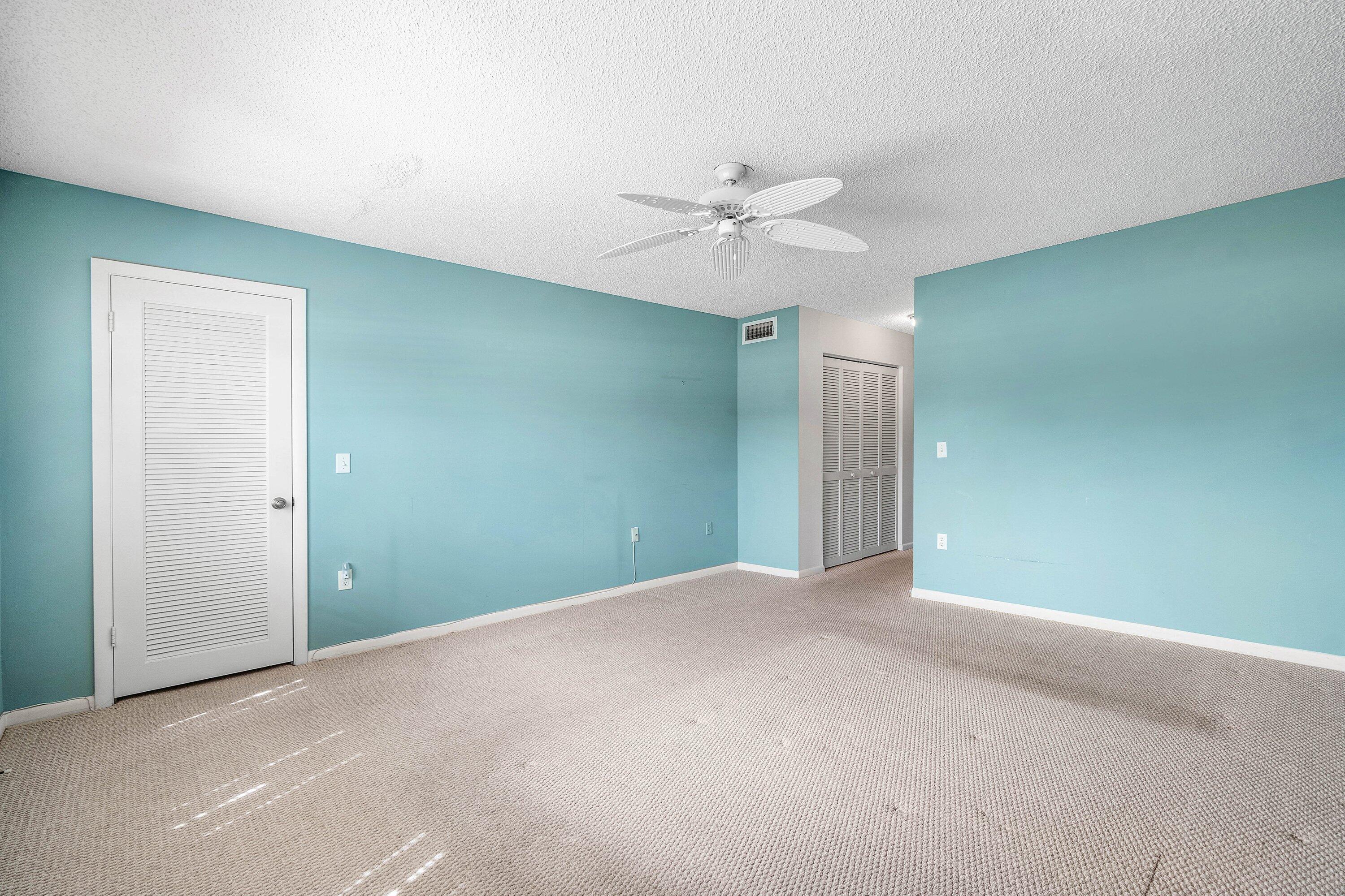 STRATFORD AT HUNTERS RUN CONDO - Residential