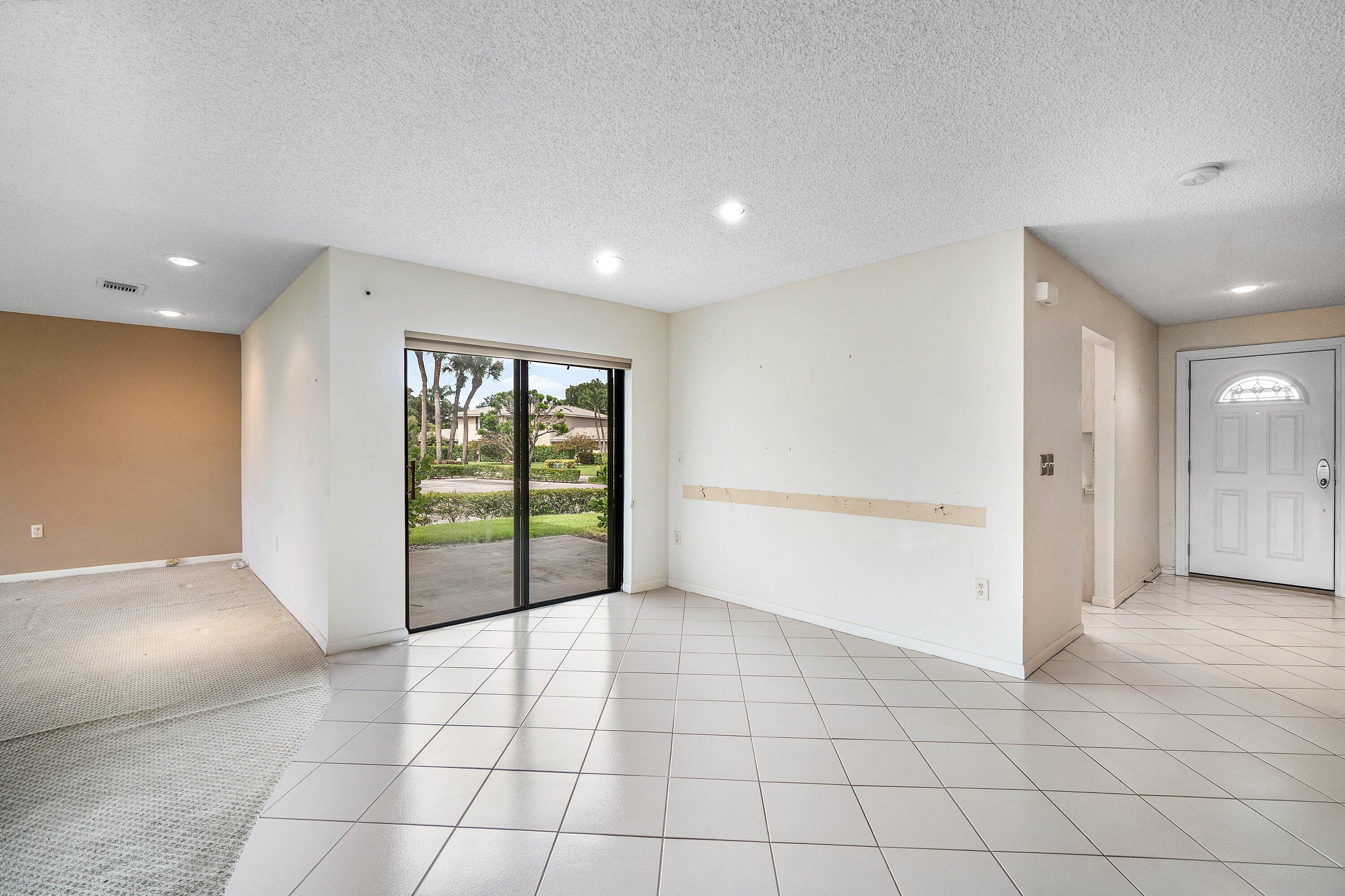 STRATFORD AT HUNTERS RUN CONDO - Residential