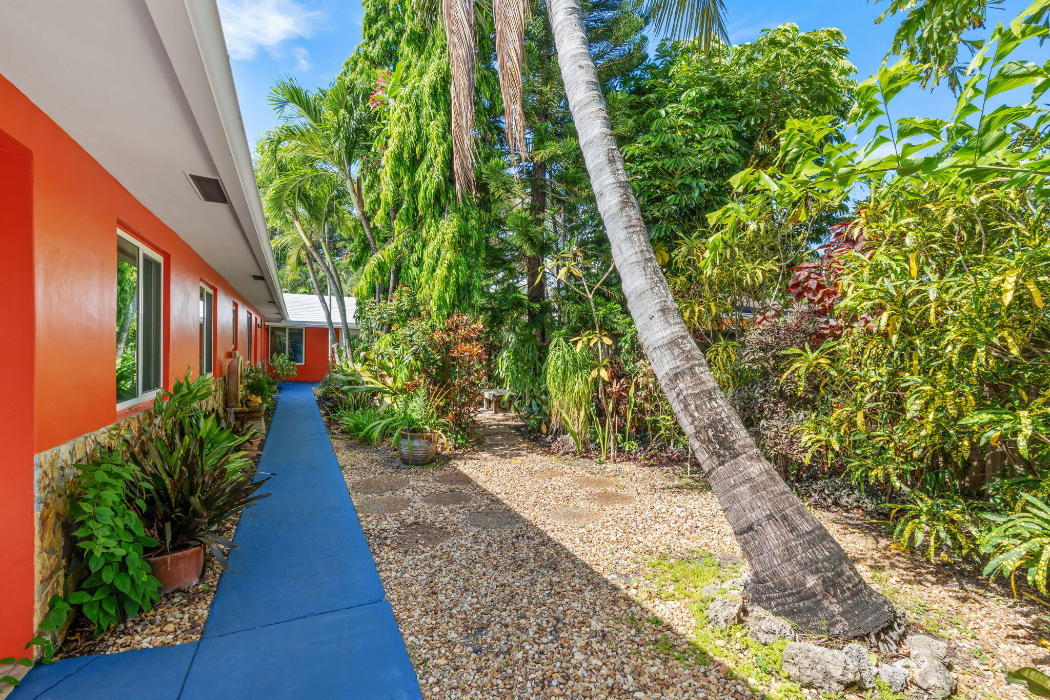 OAKLAND PARK SECOND ADD - Residential Income