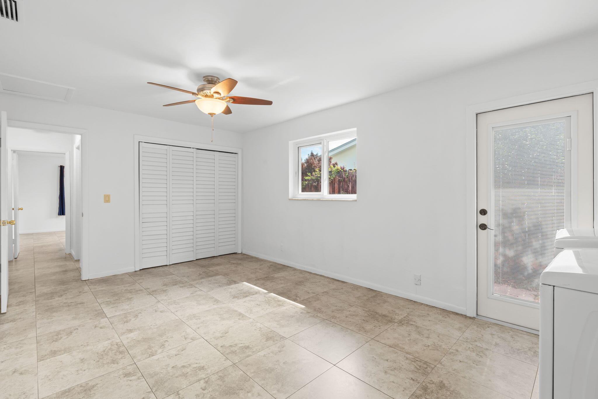 OAKLAND PARK SECOND ADD - Residential Income