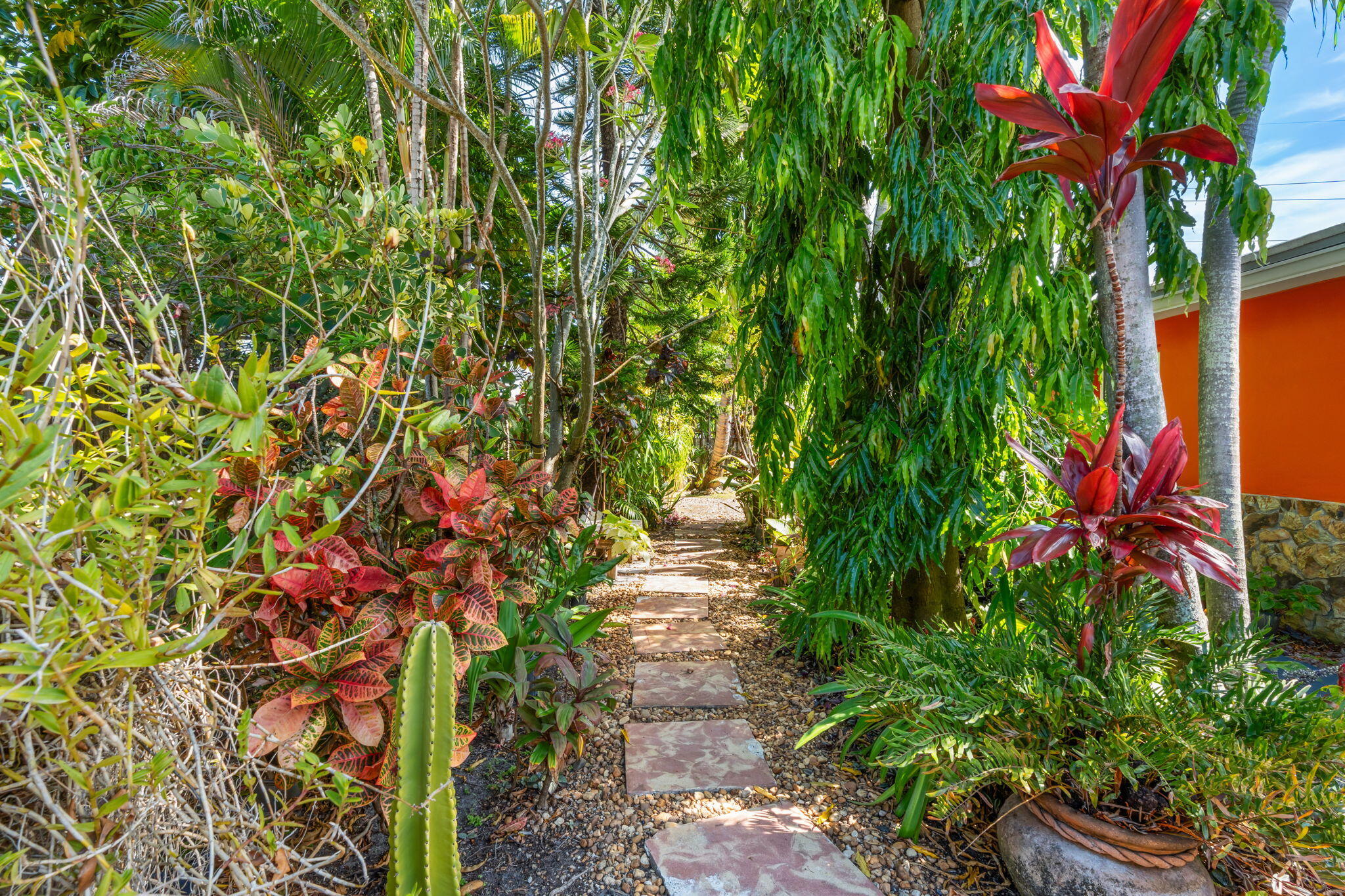 OAKLAND PARK SECOND ADD - Residential Income