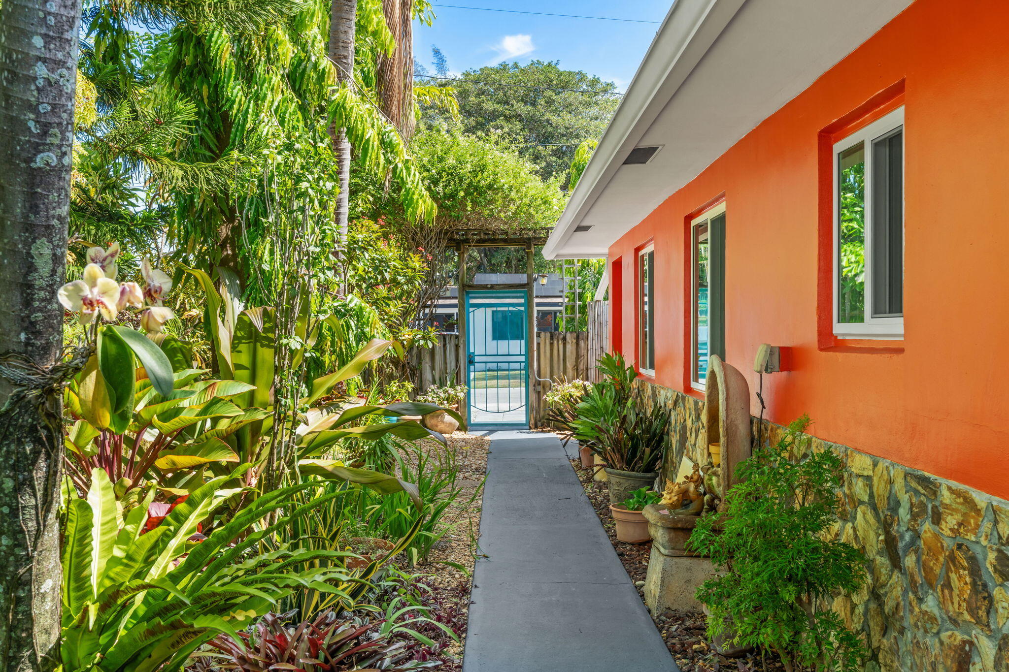 OAKLAND PARK SECOND ADD - Residential Income