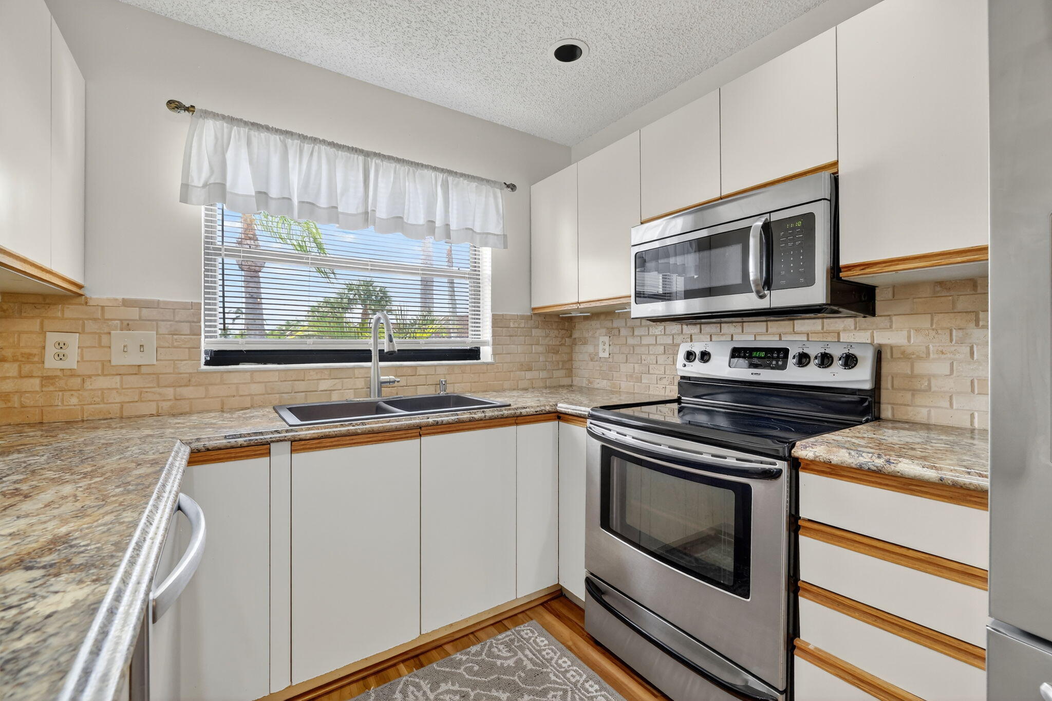 HANSONS LANDING CONDO - Residential Lease