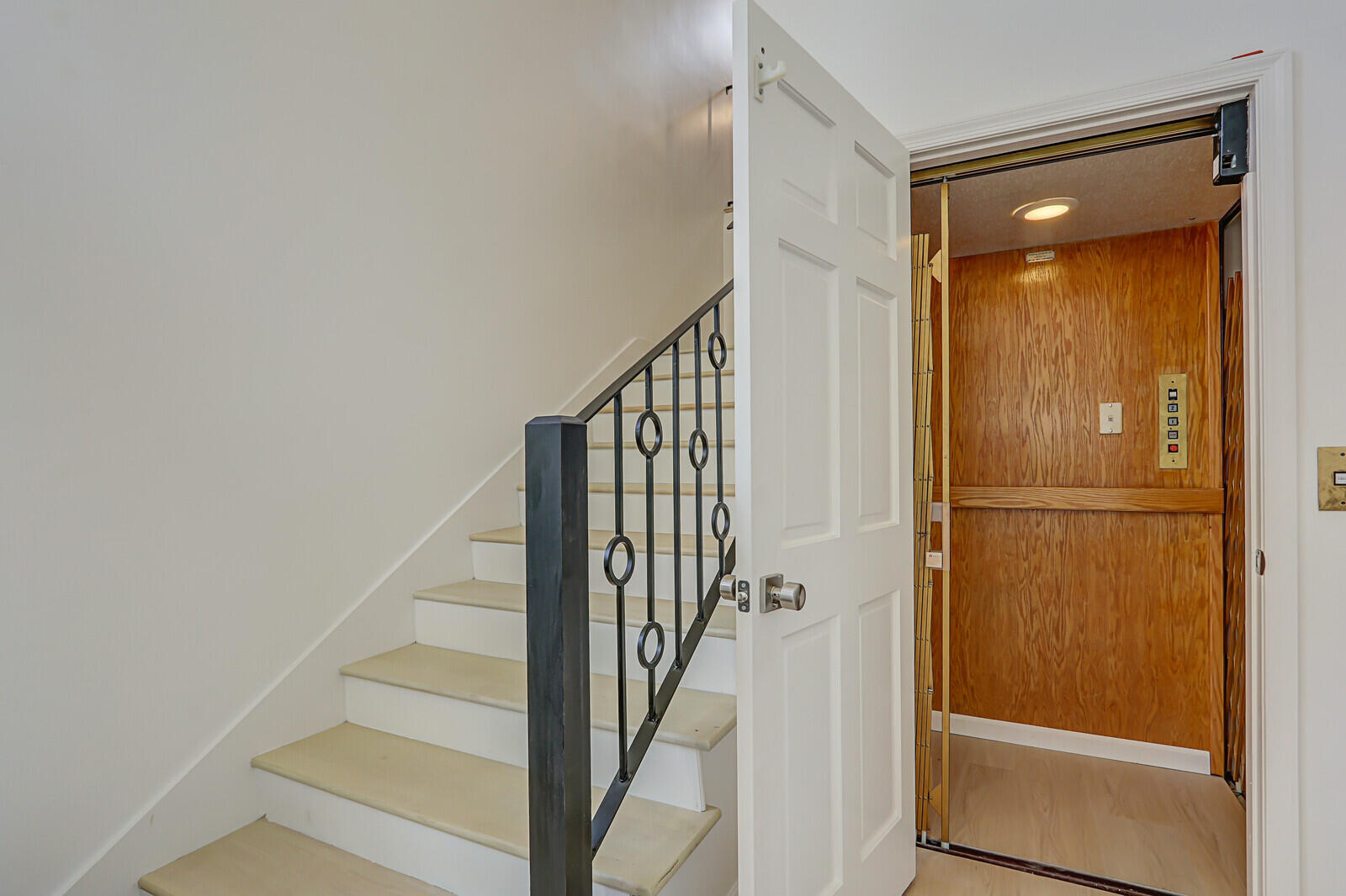 WEST BAY AT JONATHANS LANDING CONDO - Residential Lease