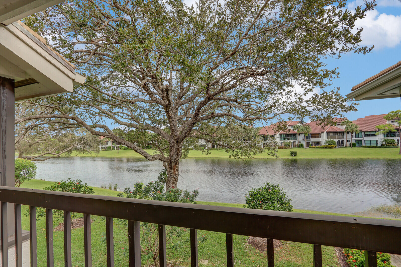 WEST BAY AT JONATHANS LANDING CONDO - Residential Lease