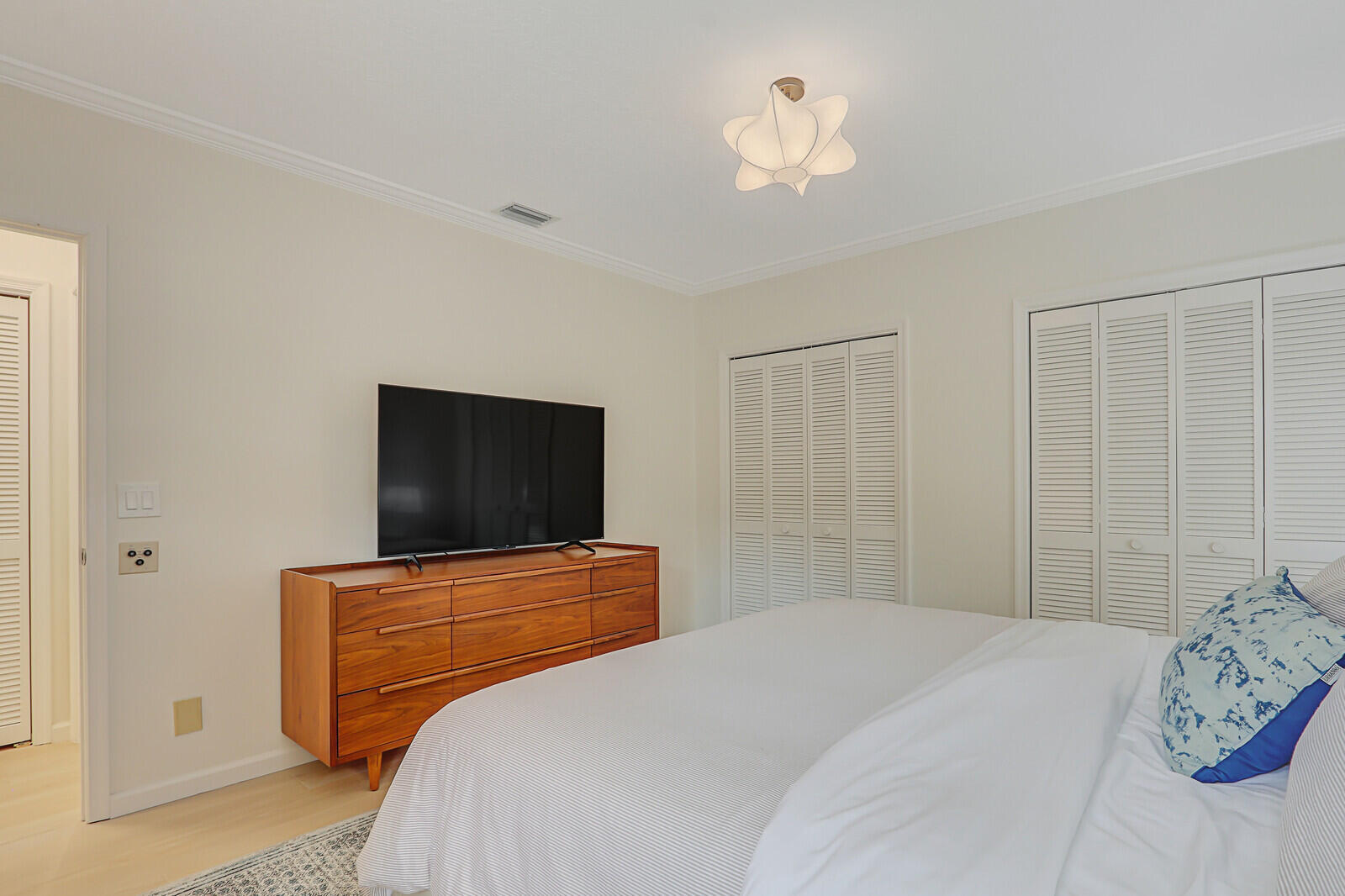WEST BAY AT JONATHANS LANDING CONDO - Residential Lease