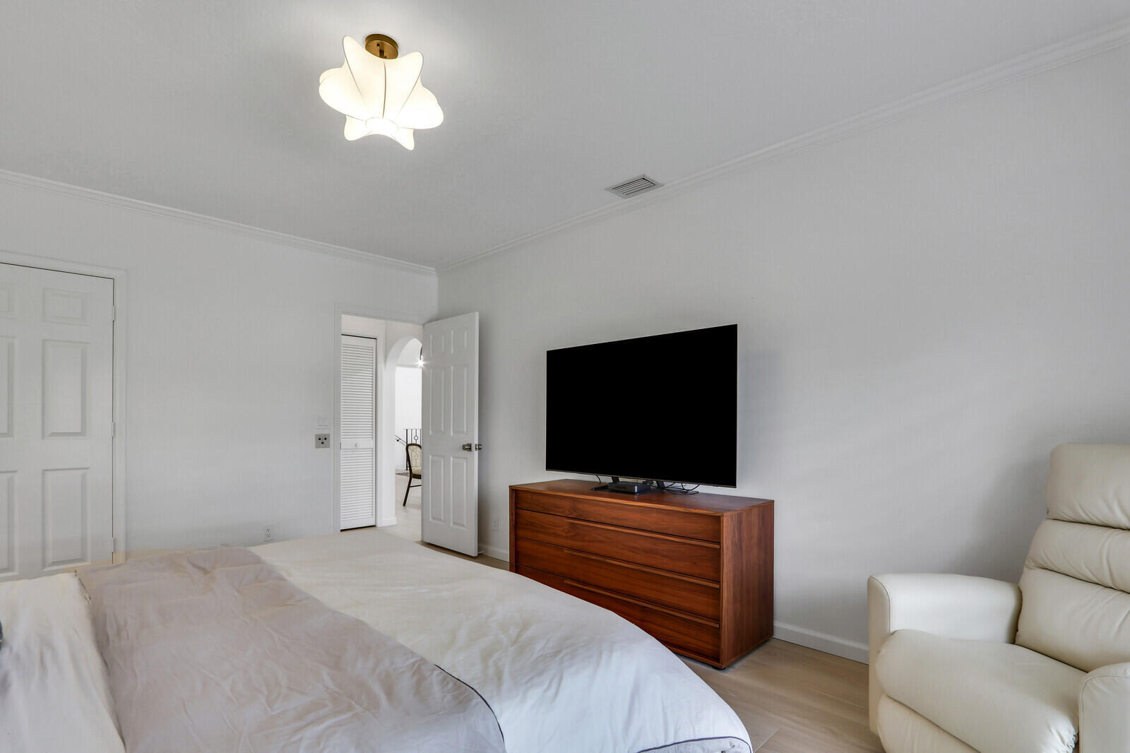 WEST BAY AT JONATHANS LANDING CONDO - Residential Lease
