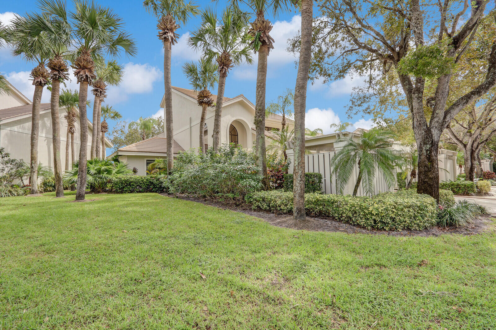 WEST BAY AT JONATHANS LANDING CONDO - Residential Lease