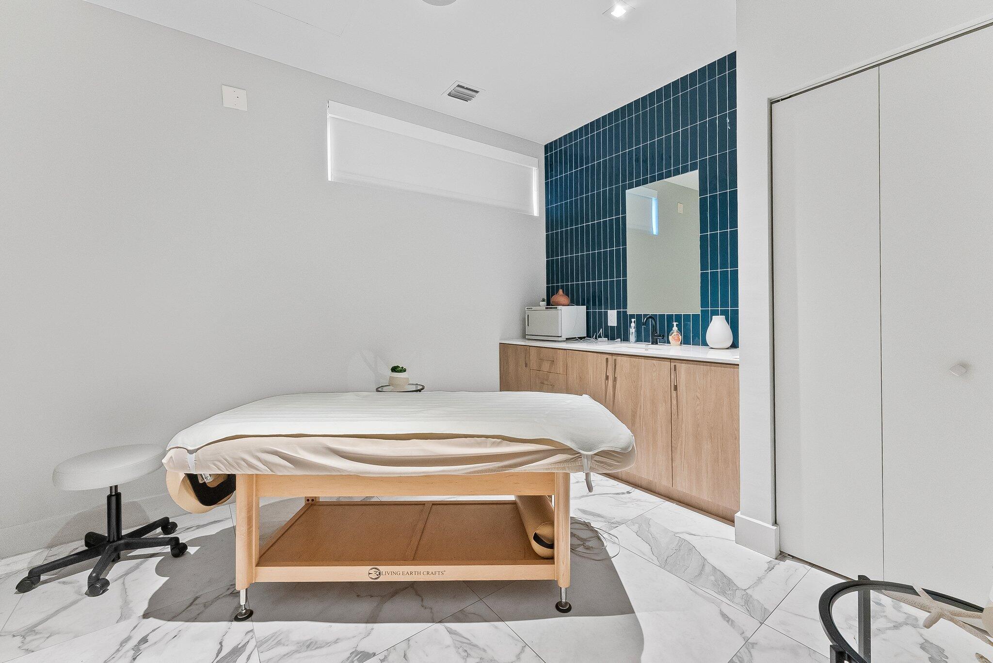 Ivy Condo - Residential Lease