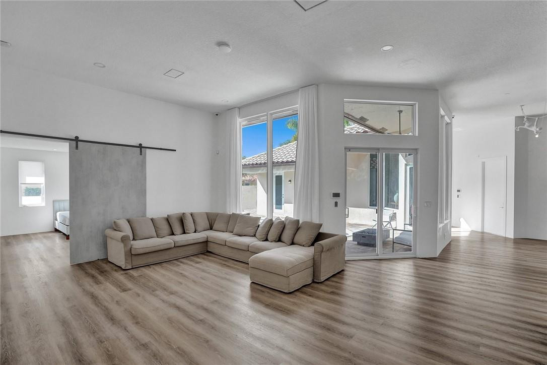 Rolling Hills Golf & Tenn - Residential