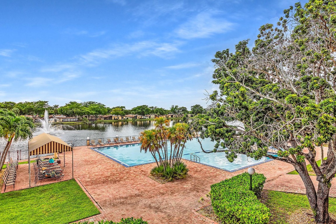 CARRIAGE HILLS - Residential