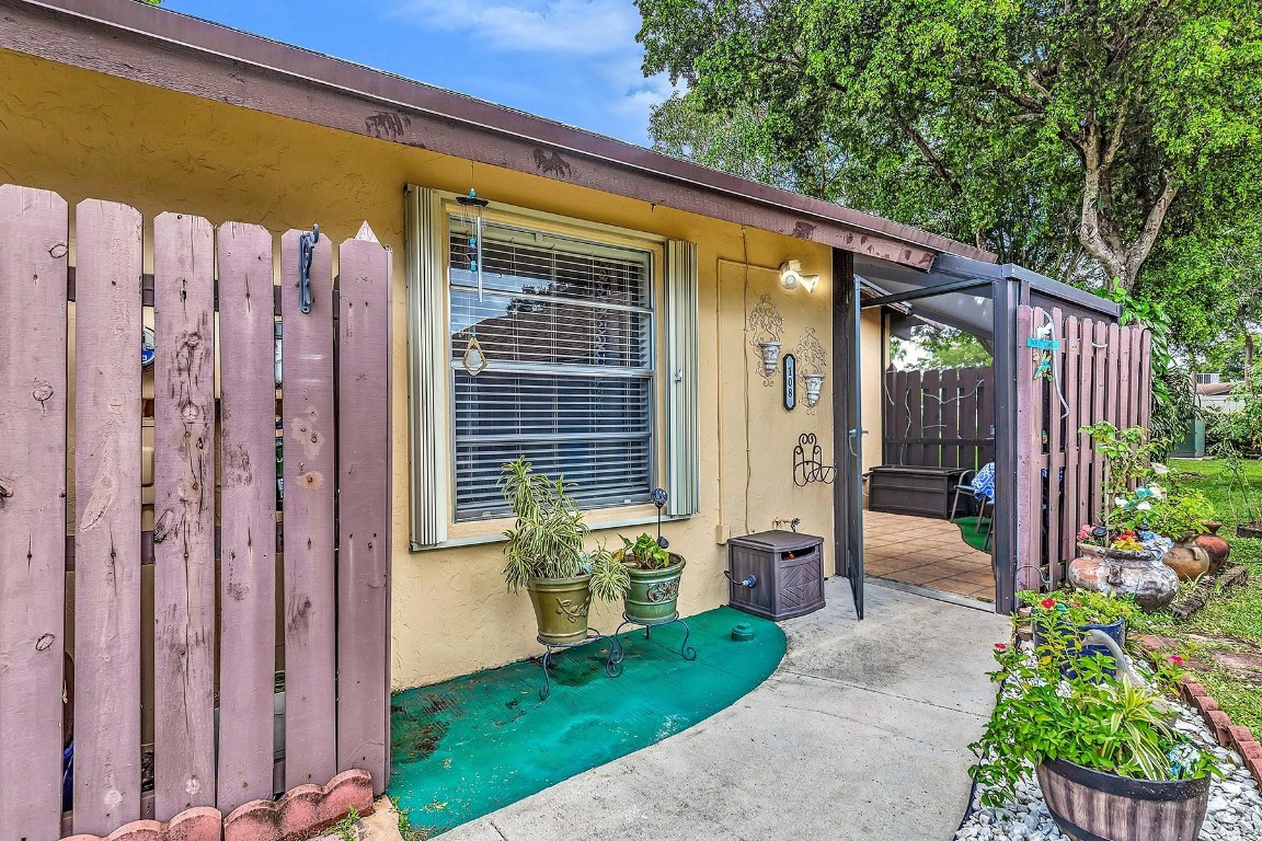 CARRIAGE HILLS - Residential