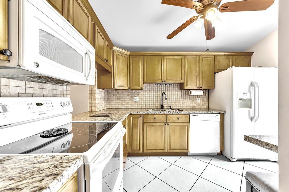 CARRIAGE HILLS - Residential