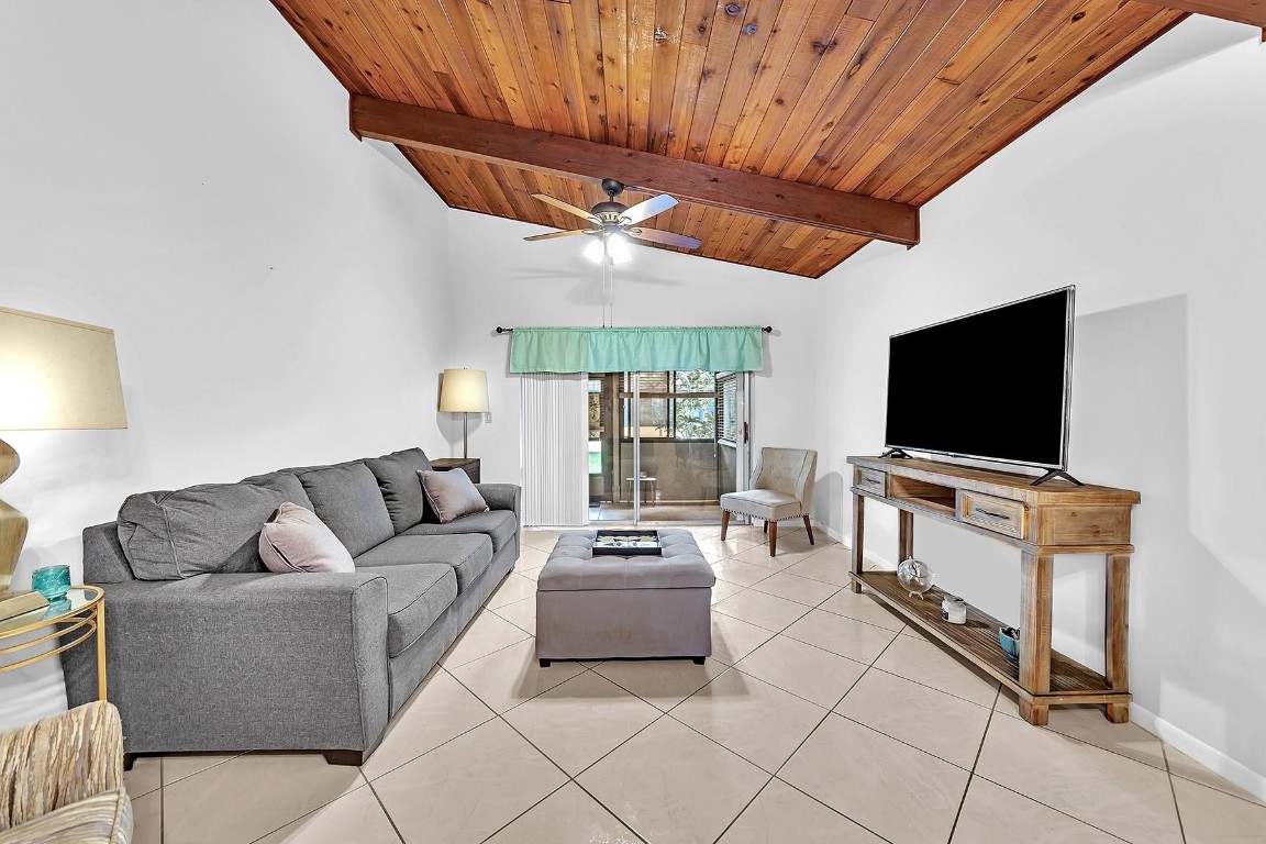 CARRIAGE HILLS - Residential