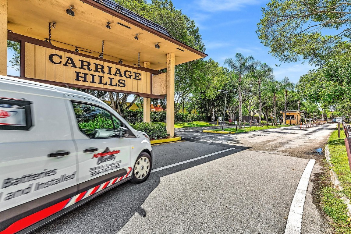CARRIAGE HILLS - Residential