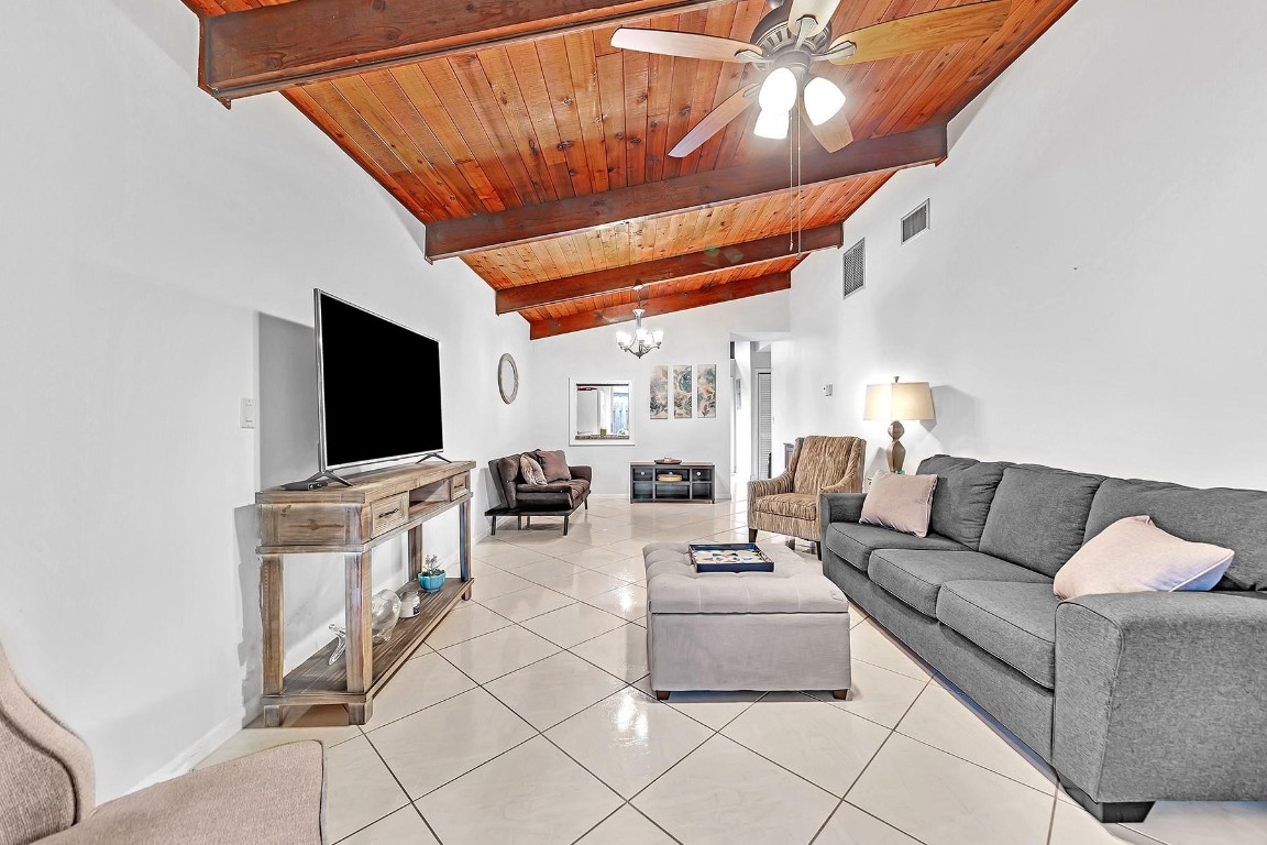 CARRIAGE HILLS - Residential