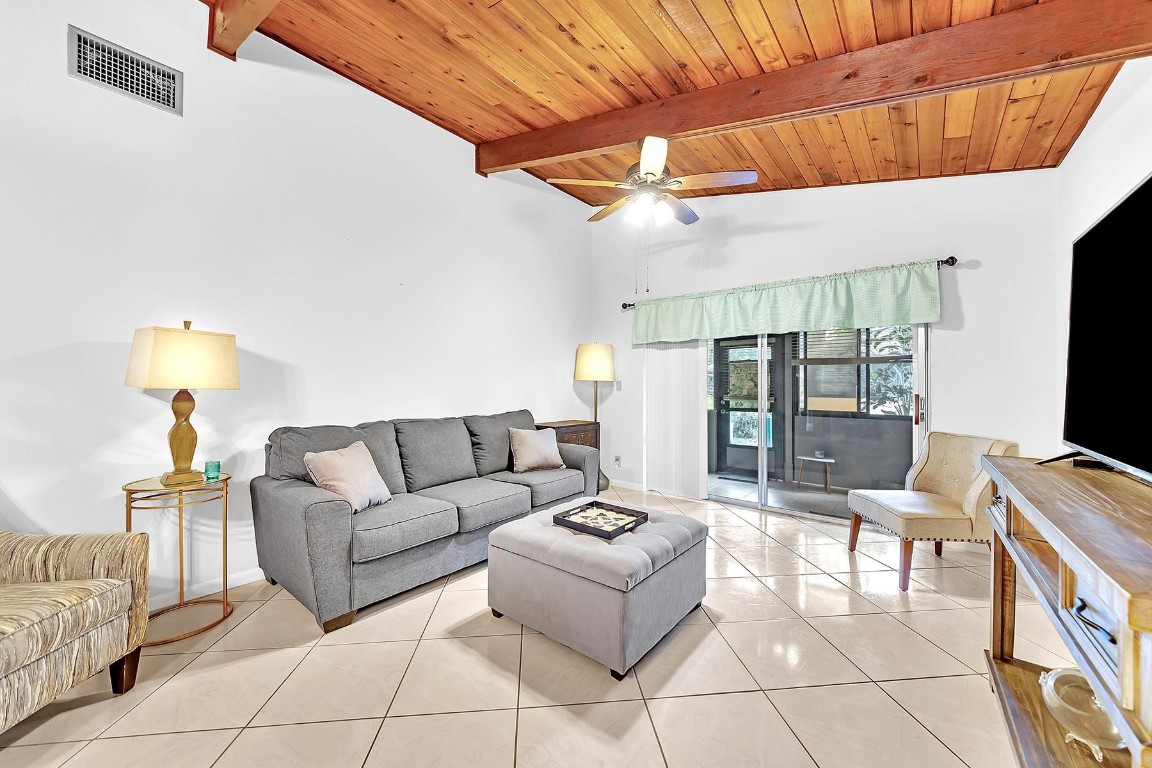 CARRIAGE HILLS - Residential
