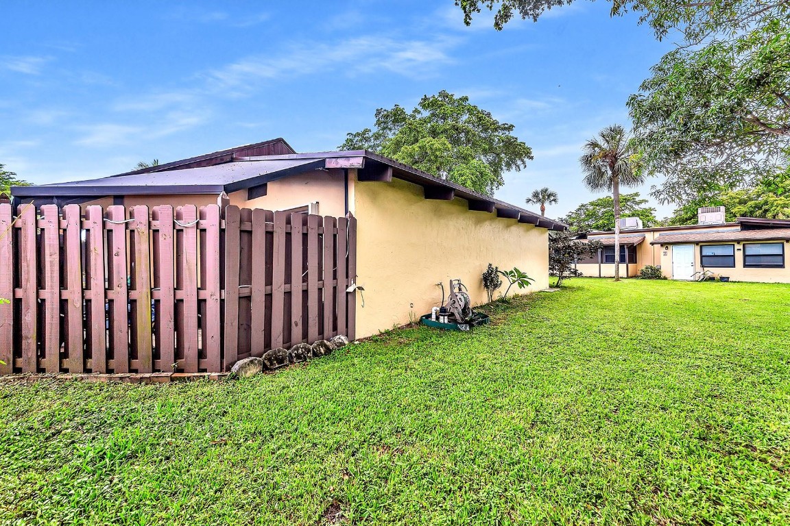 CARRIAGE HILLS - Residential