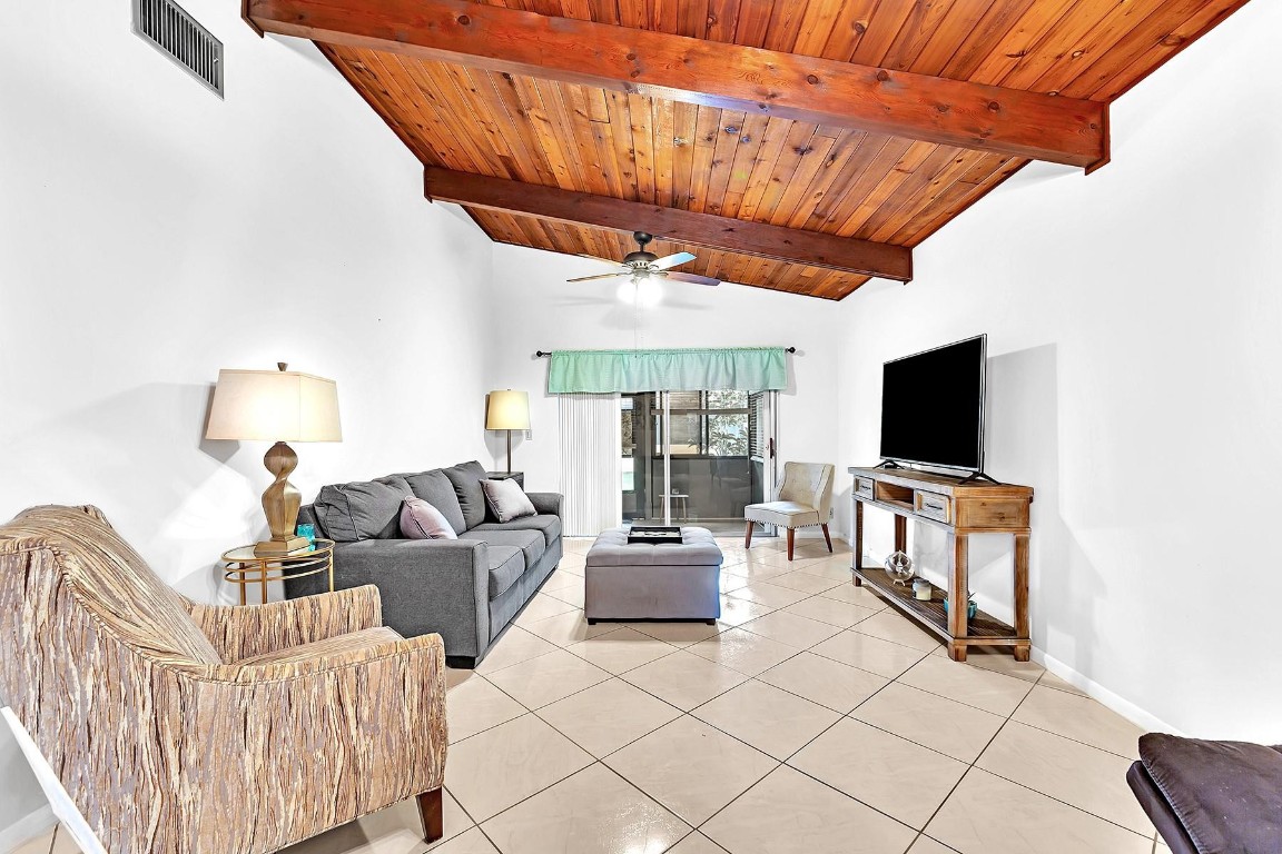 CARRIAGE HILLS - Residential