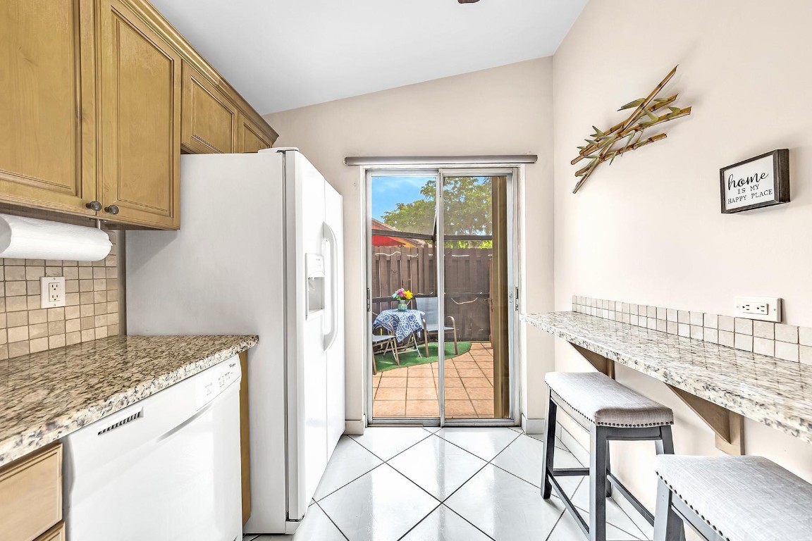 CARRIAGE HILLS - Residential