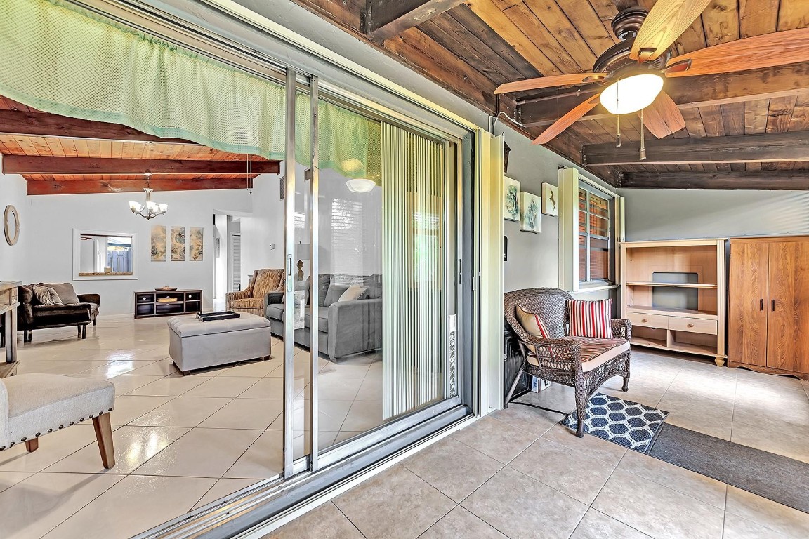 CARRIAGE HILLS - Residential