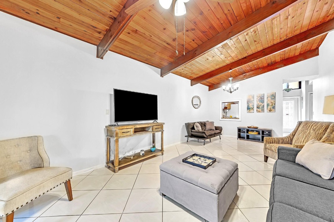 CARRIAGE HILLS - Residential