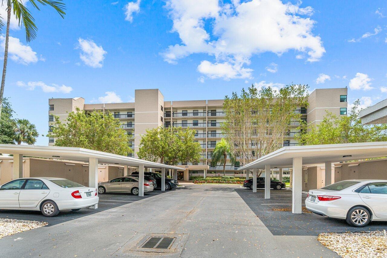 CLUB ROYALE - Residential Lease