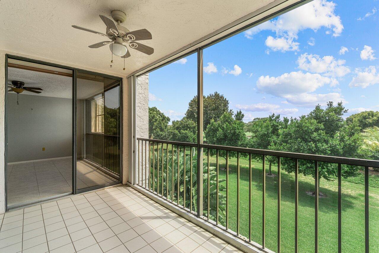 CLUB ROYALE - Residential Lease