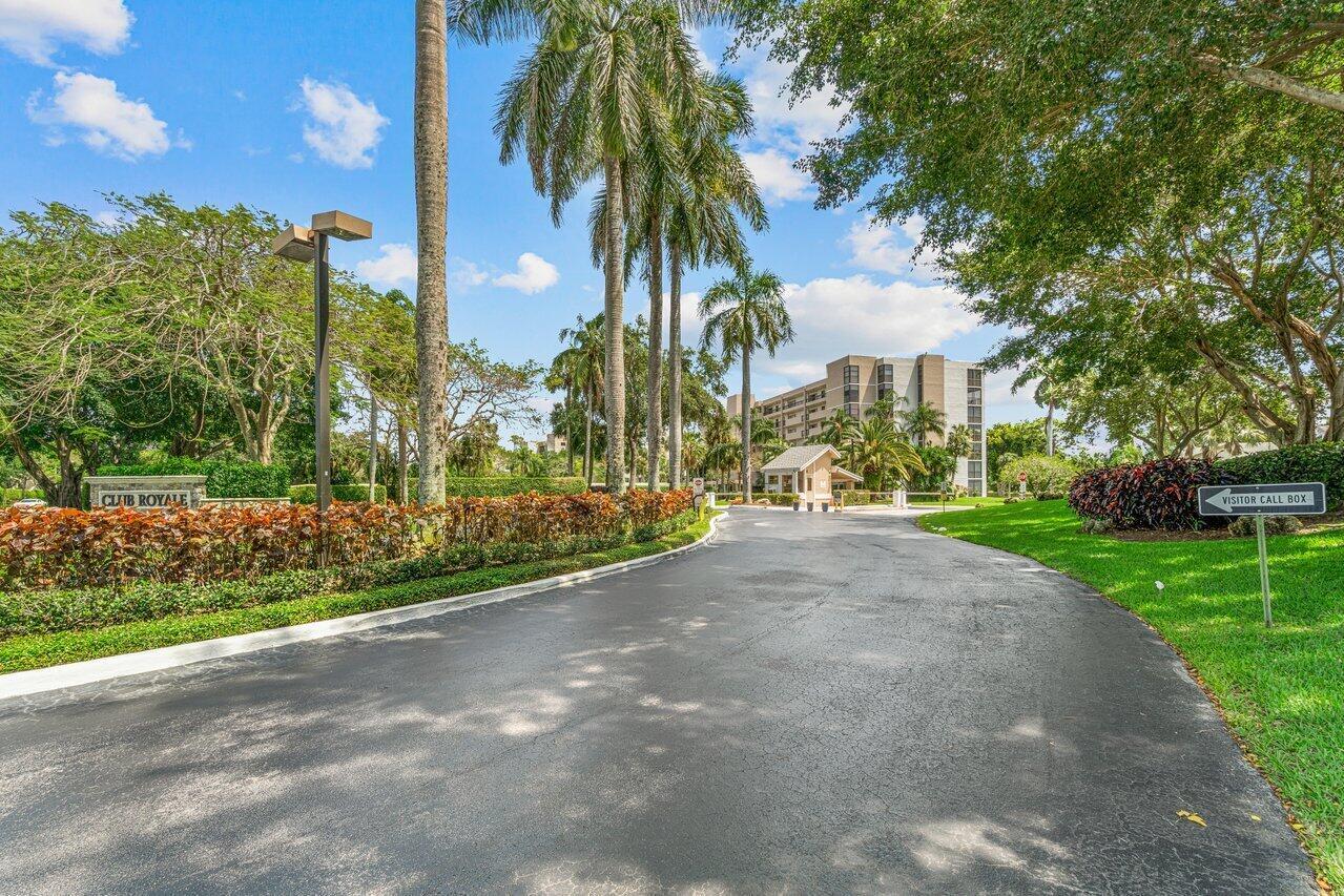CLUB ROYALE - Residential Lease