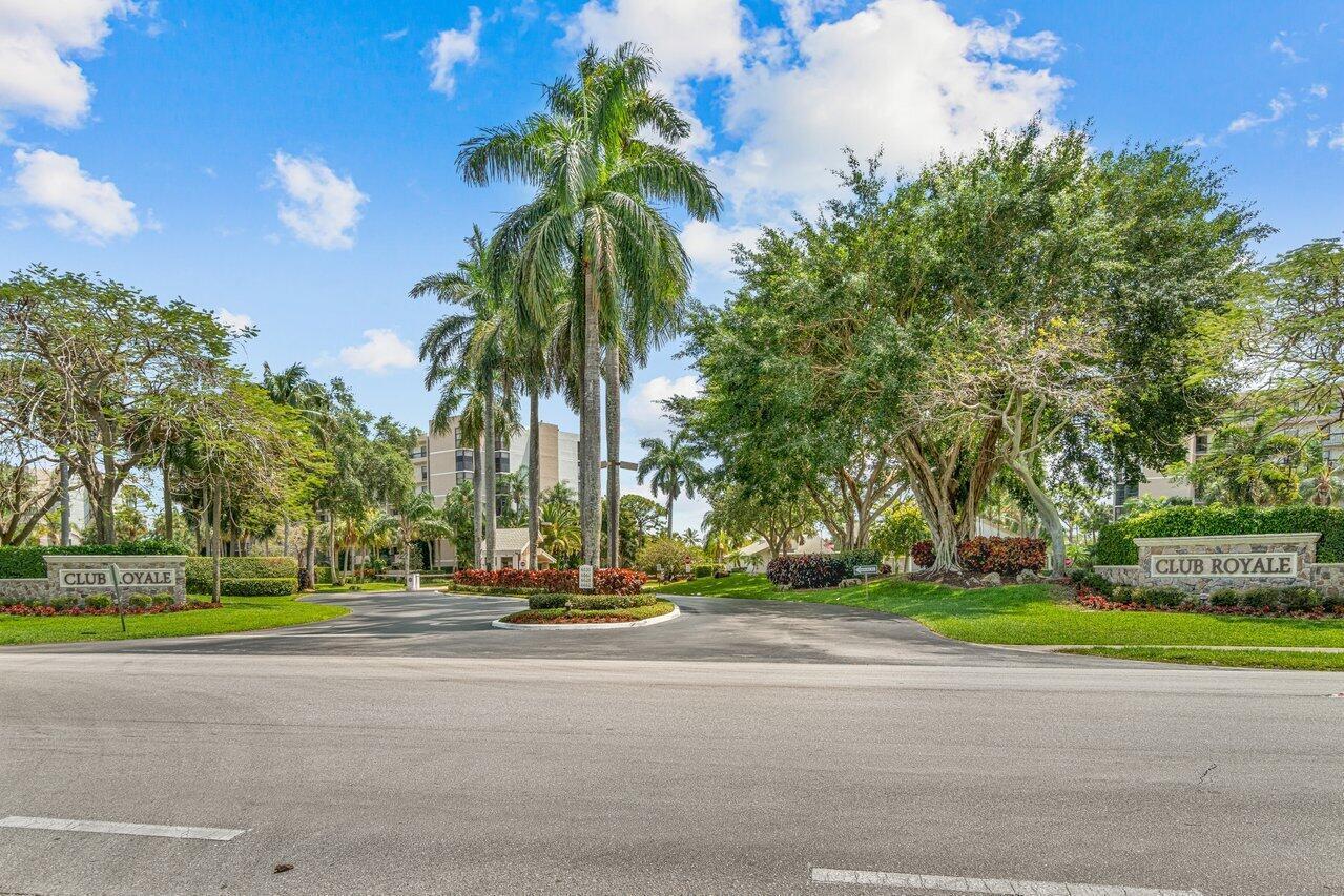CLUB ROYALE - Residential Lease