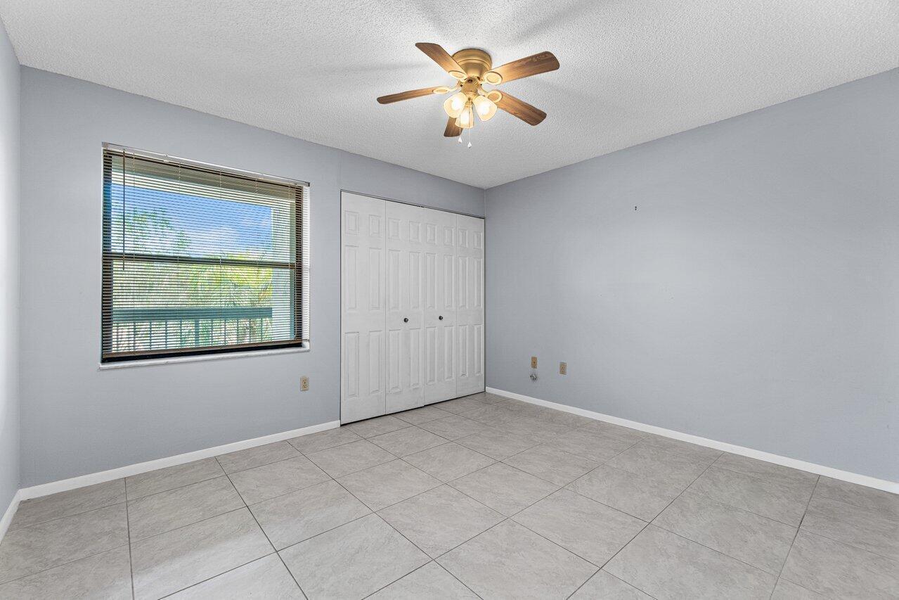 CLUB ROYALE - Residential Lease