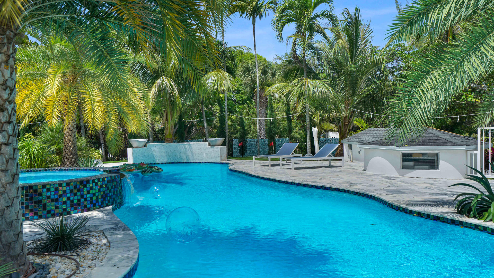 LAZY LAKE - Residential