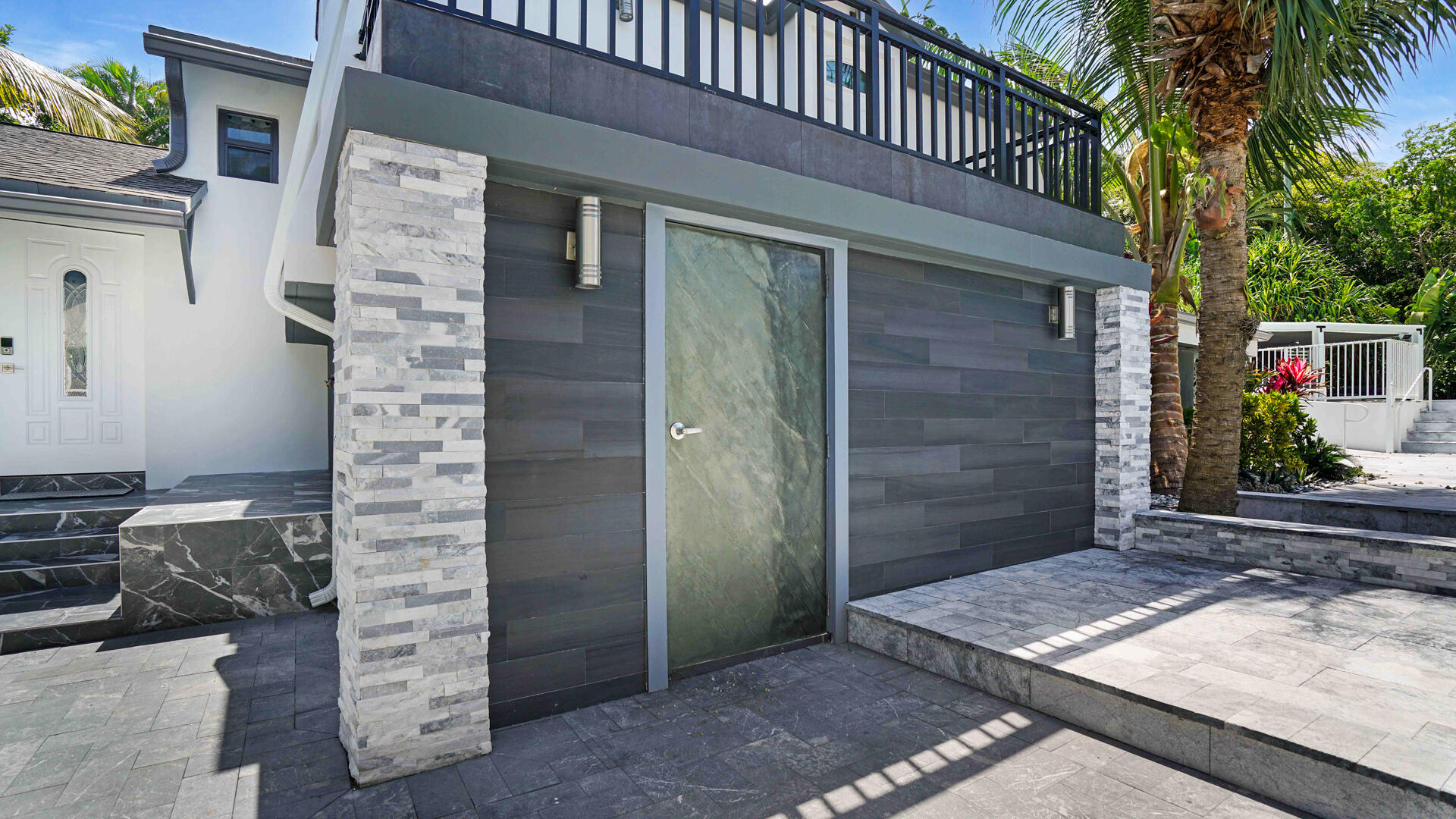 LAZY LAKE - Residential