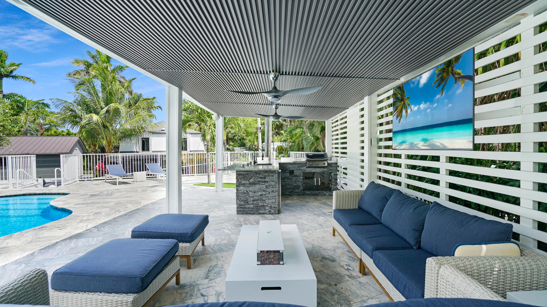 LAZY LAKE - Residential