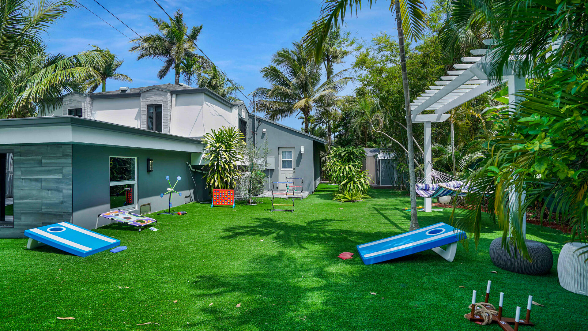 LAZY LAKE - Residential