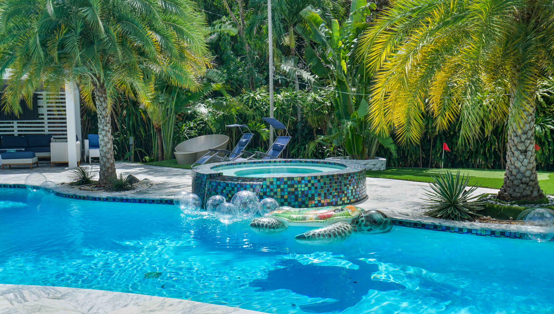 LAZY LAKE - Residential