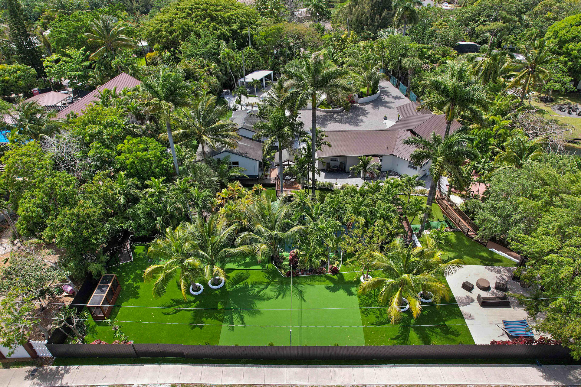 LAZY LAKE - Residential