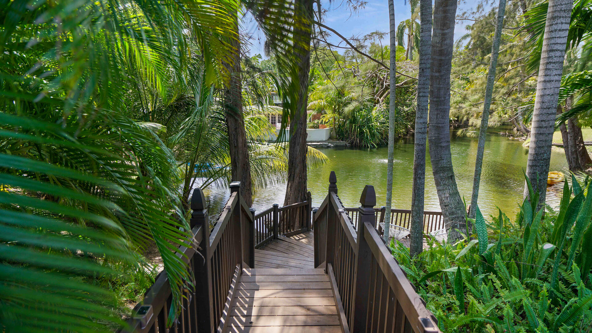 LAZY LAKE - Residential