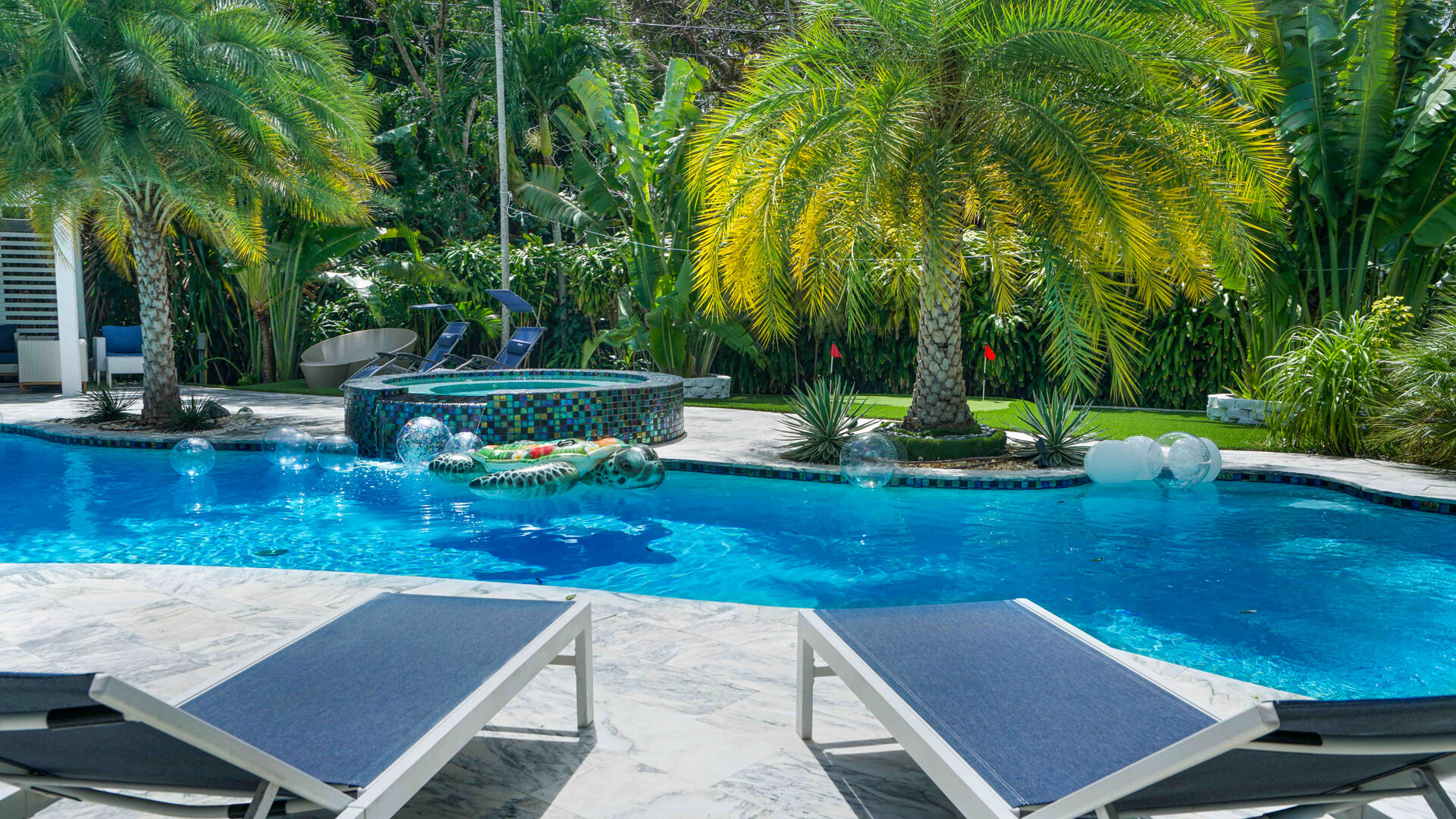 LAZY LAKE - Residential