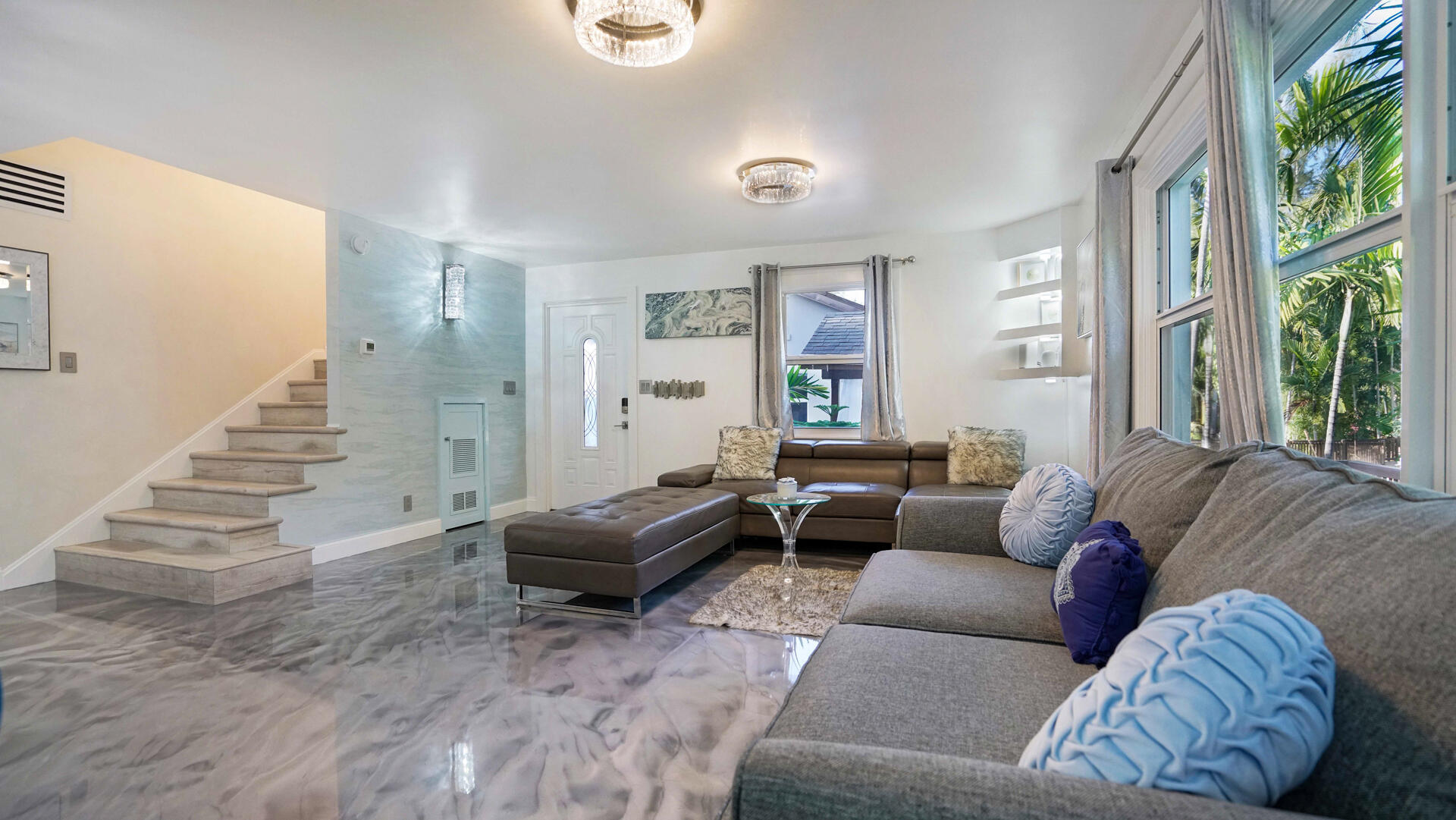LAZY LAKE - Residential
