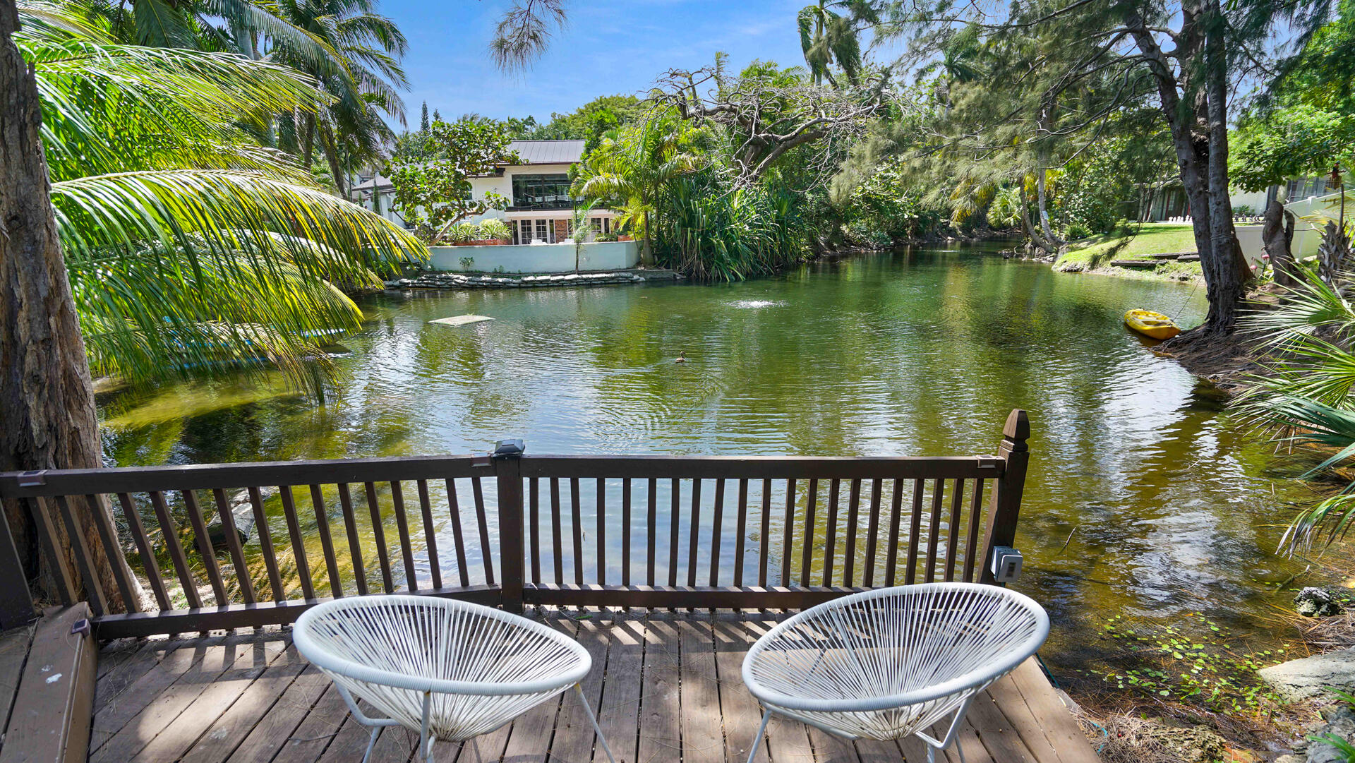 LAZY LAKE - Residential